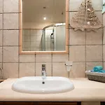 Spyros House, 3 Bedrooms-sea View-in Ajía Effimía