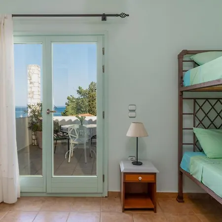 Semesterbostad Spyros House, 3 Bedrooms-sea View-in Agia Efimia