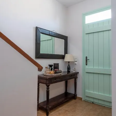 Spyros House, 3 Bedrooms-sea View-in 度假居 *