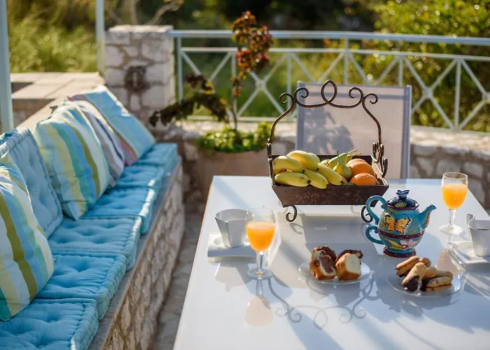 Spyros House, 3 Bedrooms-sea View-in Casa vacanze Agia Efimia