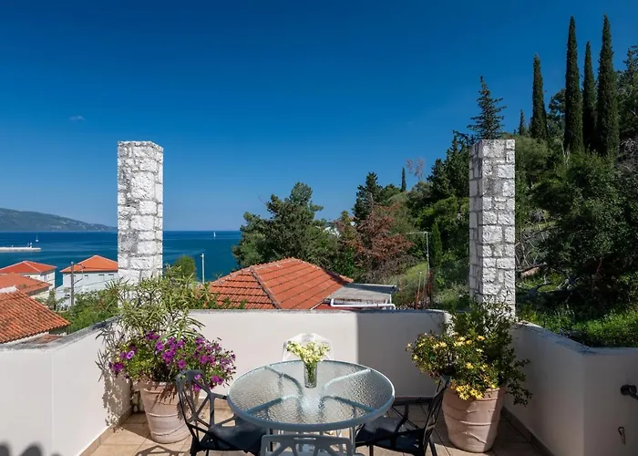 Spyros House, 3 Bedrooms-sea View-in